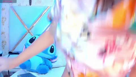 Lauren Hu online show from 02.23.25