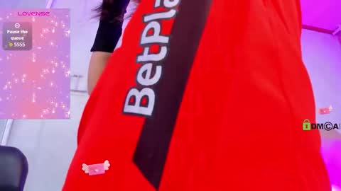 Lauren Hu online show from 11.05.25