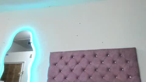 Snapshot of laurenlaine99 chatting on 10.02.25 laurenlaine online show from 10.02.25