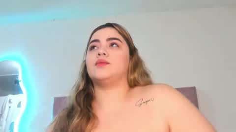 Snapshot of laurenlaine99 chatting on 10.17.25 laurenlaine online show from 10.17.25