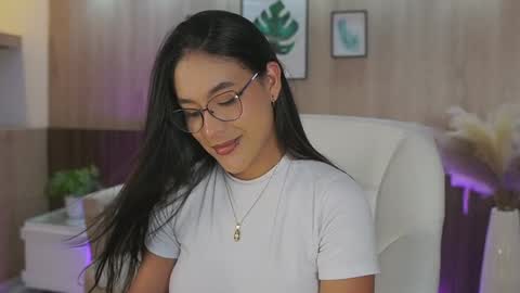 Lauren Miles online show from 09.22.25