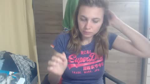 Snapshot of laurenmy chatting on 12.20.24 laurenmy online show from 12.20.24