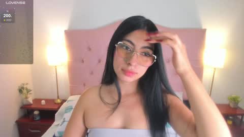 laurenn_smitth online show from 01.13.25