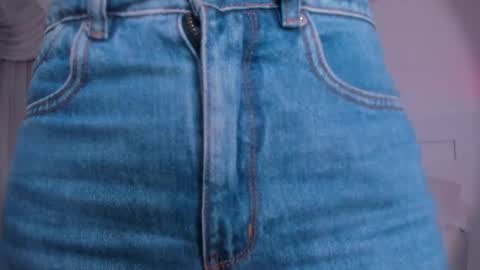 Lauren Saenz online show from 09.19.25