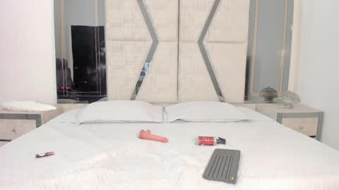 Lauren  online show from 09.18.25