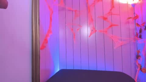 Snapshot of laurent_scott_ chatting on 10.24.25 laurent_scott_ online show from 10.24.25