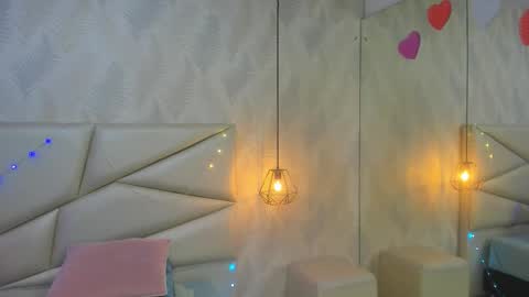 Laurent online show from 01.12.26