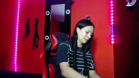 laurynbennett_ online show from 09.18.25