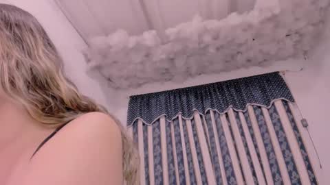 Snapshot of lauu_g chatting on 09.30.25 Lauu G online show from 09.30.25