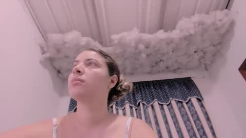 Snapshot of lauu_g chatting on 10.09.25 Lauu G online show from 10.09.25