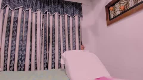 Snapshot of lauu_g chatting on 10.14.25 Lauu G online show from 10.14.25