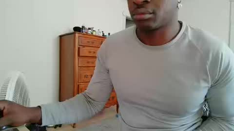 Snapshot of lavanderbrown chatting on 10.10.25 lavanderbrown online show from 10.10.25