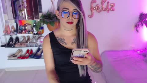 Snapshot of laveneno_ortiz07 chatting on 12.16.24 Cristina online show from 12.16.24