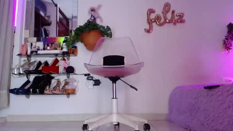 Snapshot of laveneno_ortiz07 chatting on 10.12.25 Cristina online show from 10.12.25