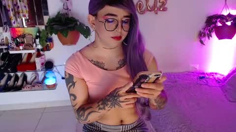 Snapshot of laveneno_ortiz07 chatting on 11.12.25 Cristina online show from 11.12.25