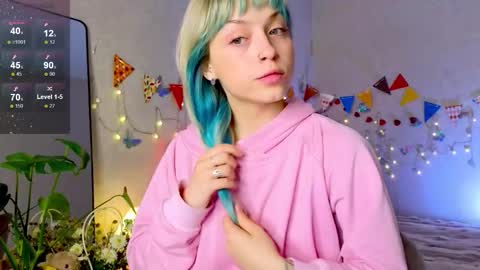 Snapshot of lavenly chatting on 10.01.25 Melissa online show from 10.01.25