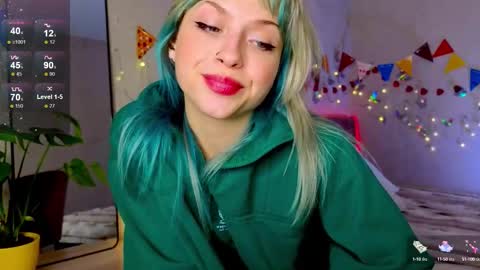 Snapshot of lavenly chatting on 10.03.25 Melissa online show from 10.03.25