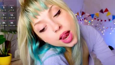 Snapshot of lavenly chatting on 10.04.25 Melissa online show from 10.04.25