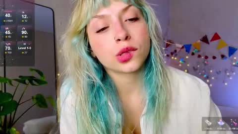 Snapshot of lavenly chatting on 10.08.25 Melissa online show from 10.08.25