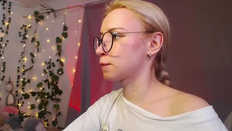 Mia online show from 03.31.26