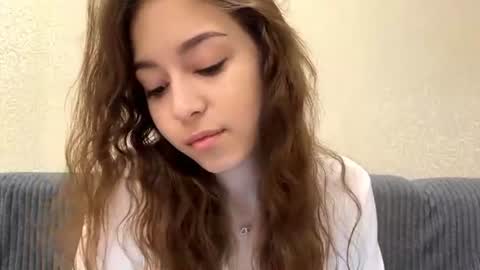Snapshot of lavonebotten chatting on 06.25.26 Elina online show from 06.25.26