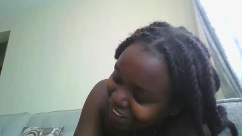 Snapshot of lavycaramel chatting on 11.13.25 lavycaramel online show from 11.13.25