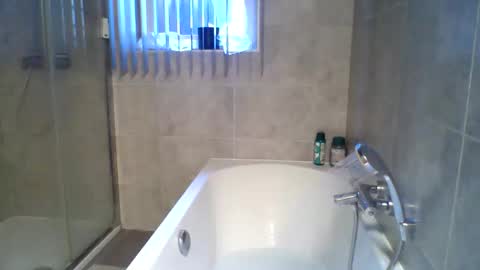 Snapshot of law9102 chatting on 11.04.25 Law online show from 11.04.25