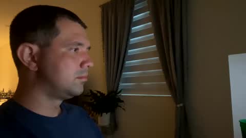 Snapshot of law_cambio chatting on 03.10.25 law_cambio online show from 03.10.25