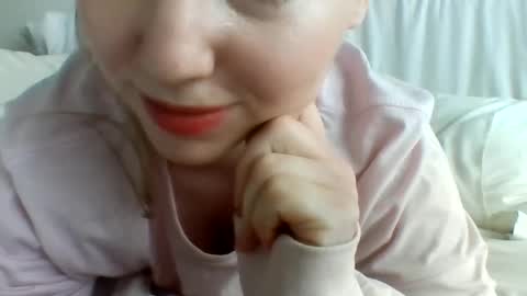 Snapshot of layannalea chatting on 12.16.24 layannalea online show from 12.16.24