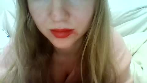 Snapshot of layannalea chatting on 01.10.25 layannalea online show from 01.10.25