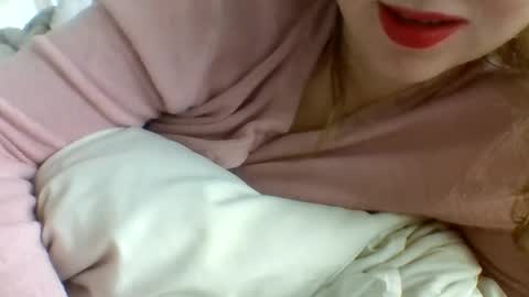 Snapshot of layannalea chatting on 01.10.25 layannalea online show from 01.10.25