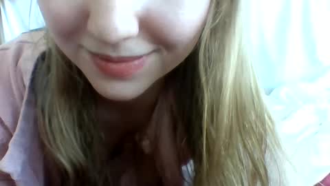 Snapshot of layannalea chatting on 02.14.25 layannalea online show from 02.14.25