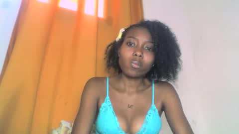 layannek online show from 10.10.25