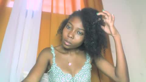 layannek online show from 10.13.25