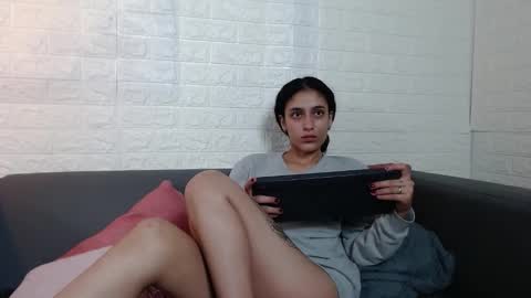 Layla online show from 02.22.25