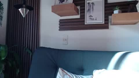 Layla online show from 11.16.25