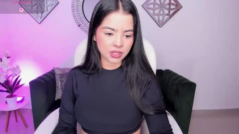 Snapshot of layla_breezee_ chatting on 09.11.25 Layla Breezee online show from 09.11.25