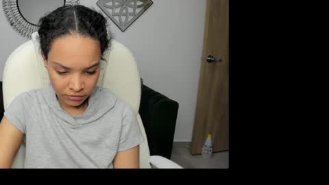 Snapshot of layla_breezee_ chatting on 10.20.25 Layla Breezee online show from 10.20.25