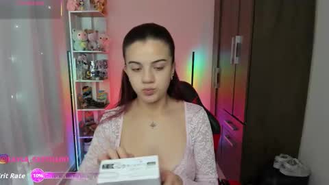 Layla online show from 11.11.25