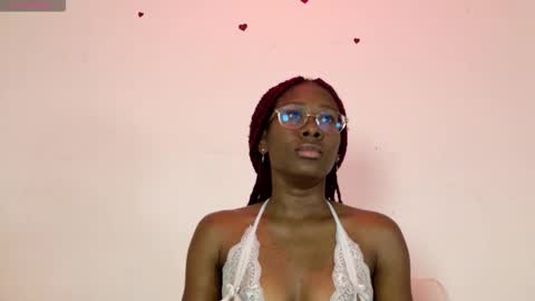 Snapshot of layla_collins_ chatting on 02.24.26 layla online show from 02.24.26