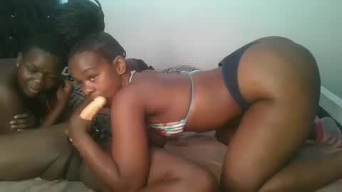 Snapshot of layla_cutiee chatting on 02.27.26 layla_cutiee online show from 02.27.26