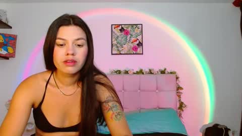 Snapshot of layla_roma chatting on 10.05.25 Lia and Rachel online show from 10.05.25