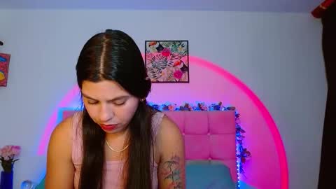 Snapshot of layla_roma chatting on 10.06.25 Lia and Rachel online show from 10.06.25