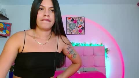 Snapshot of layla_roma chatting on 10.31.25 Lia and Rachel online show from 10.31.25