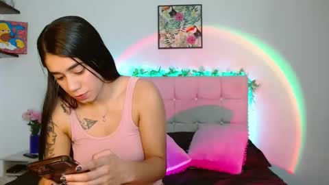 Snapshot of layla_roma chatting on 11.06.25 Lia and Rachel online show from 11.06.25