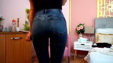 LaylaaDiamond online show from 10.22.25