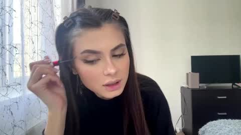 Snapshot of laylachinskey chatting on 05.09.26 Rose online show from 05.09.26