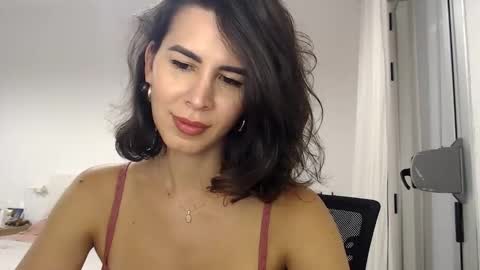 Snapshot of layladarkeyes chatting on 10.08.25 Layla online show from 10.08.25