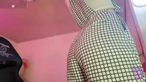 laylafoxy_tay online show from 10.18.25