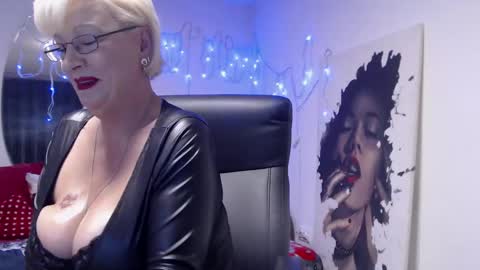 Snapshot of laylamadisonx chatting on 12.25.24 Layla online show from 12.25.24